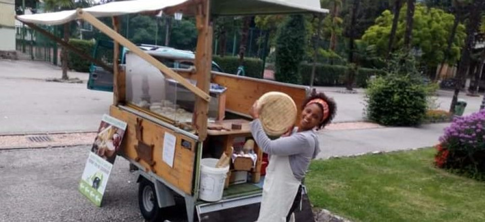 Luogo Comune acquista il “rimorchietto da mercato” di Agitu: “Vogliamo ricordare la sua esperienza e il suo coraggio ma